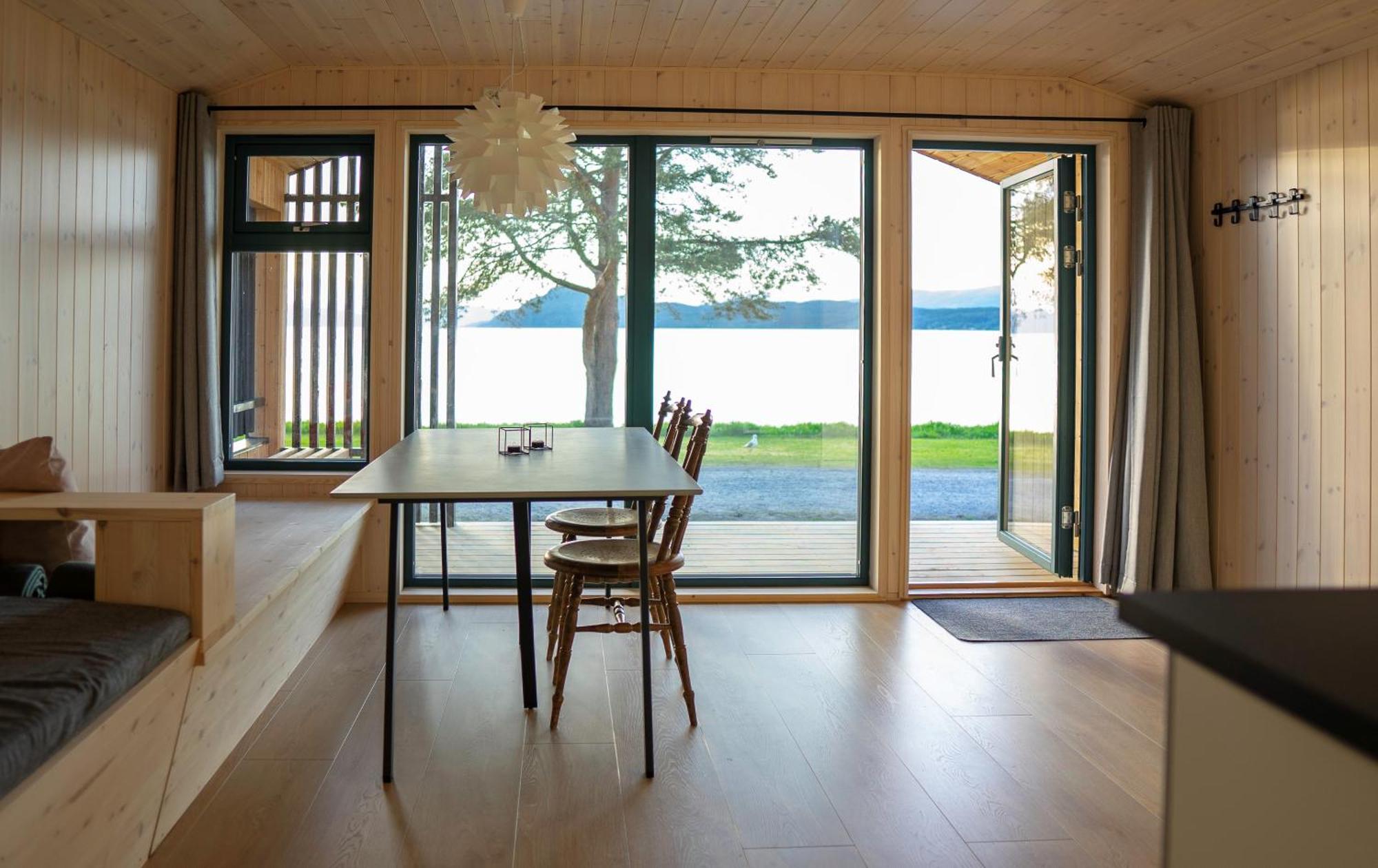 Fugelvagen, Cabins And Glamping Alvund Luaran gambar